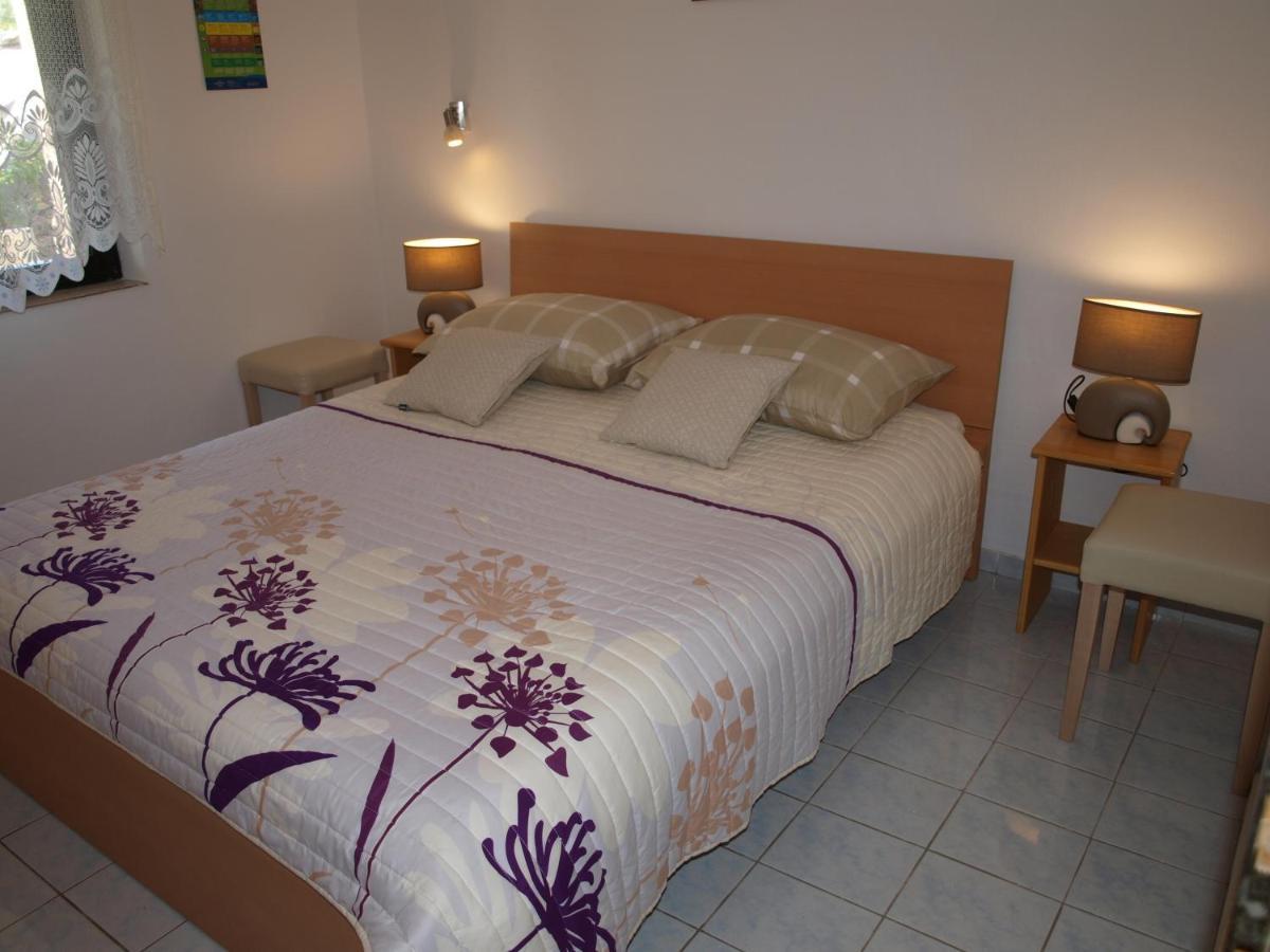 Rooms With A Parking Space Krk - 13553 Vrh  Exterior foto