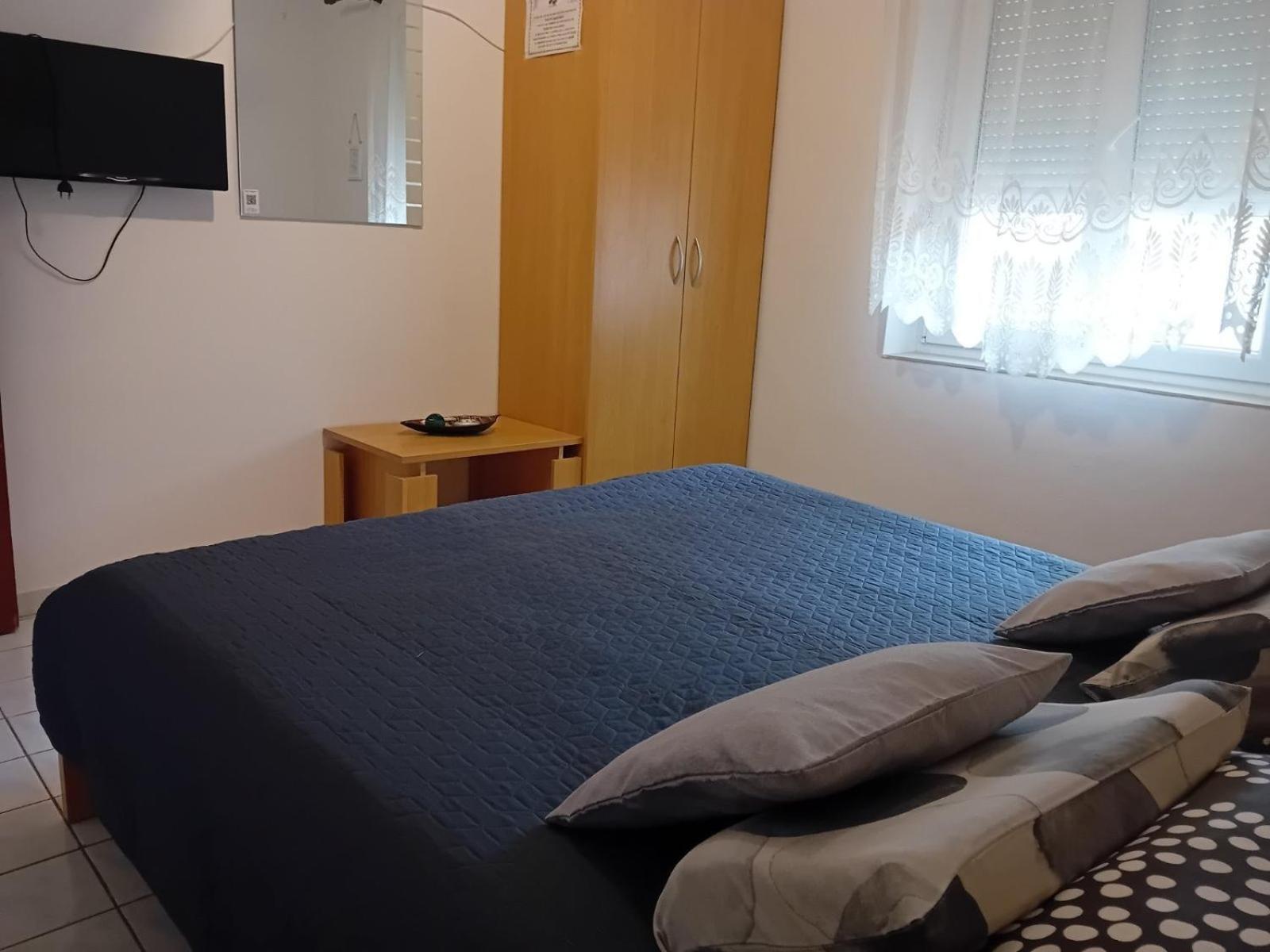 Rooms With A Parking Space Krk - 13553 Vrh  Zimmer foto